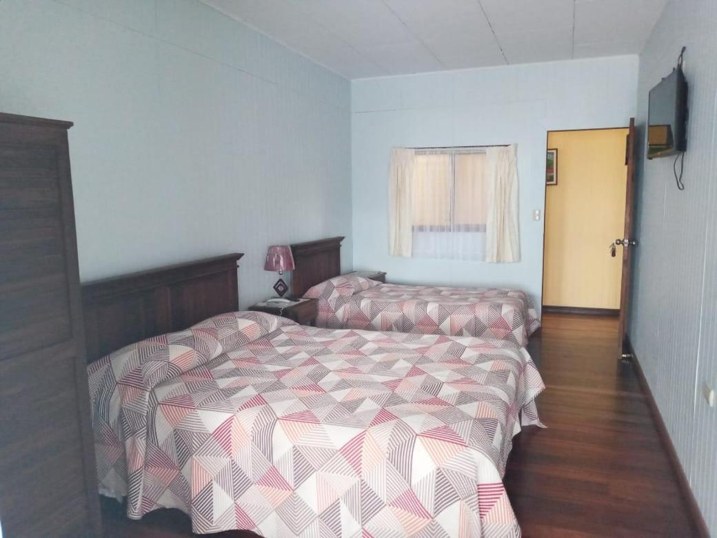 Hotel Las Brumas Cartago Esterno foto