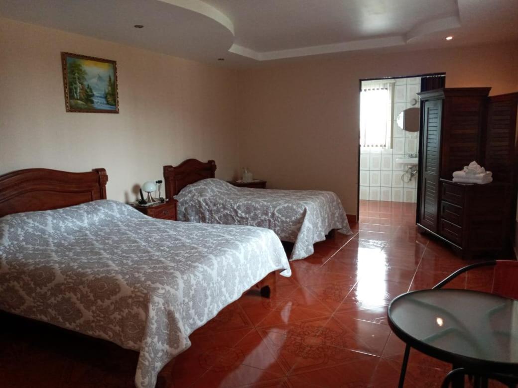 Hotel Las Brumas Cartago Esterno foto
