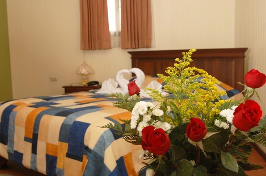 Hotel Las Brumas Cartago Camera foto