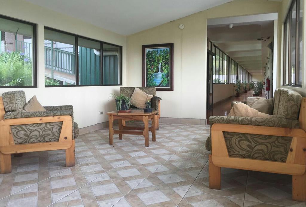 Hotel Las Brumas Cartago Esterno foto