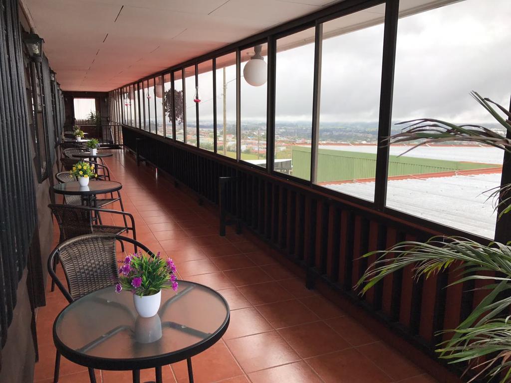 Hotel Las Brumas Cartago Esterno foto