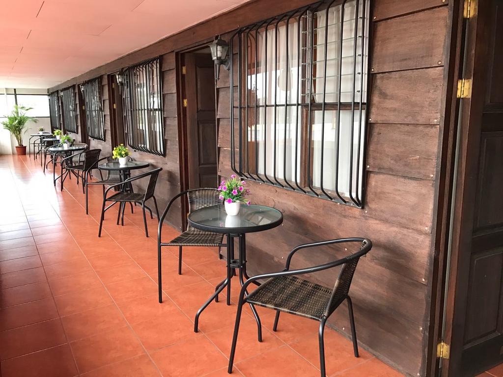 Hotel Las Brumas Cartago Esterno foto