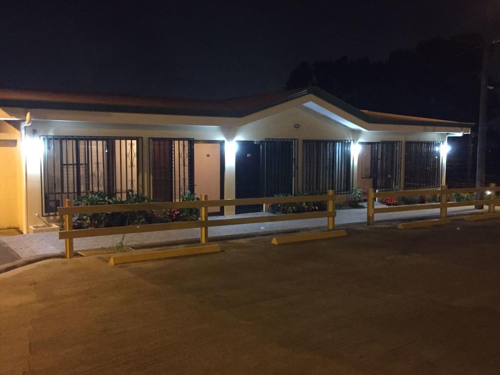 Hotel Las Brumas Cartago Esterno foto