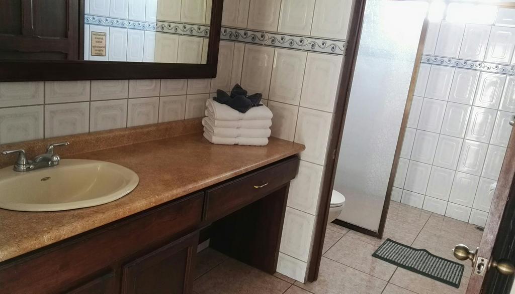 Hotel Las Brumas Cartago Esterno foto