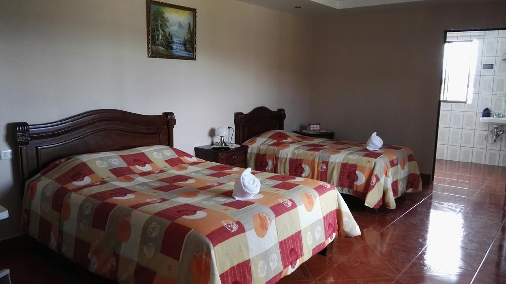 Hotel Las Brumas Cartago Esterno foto