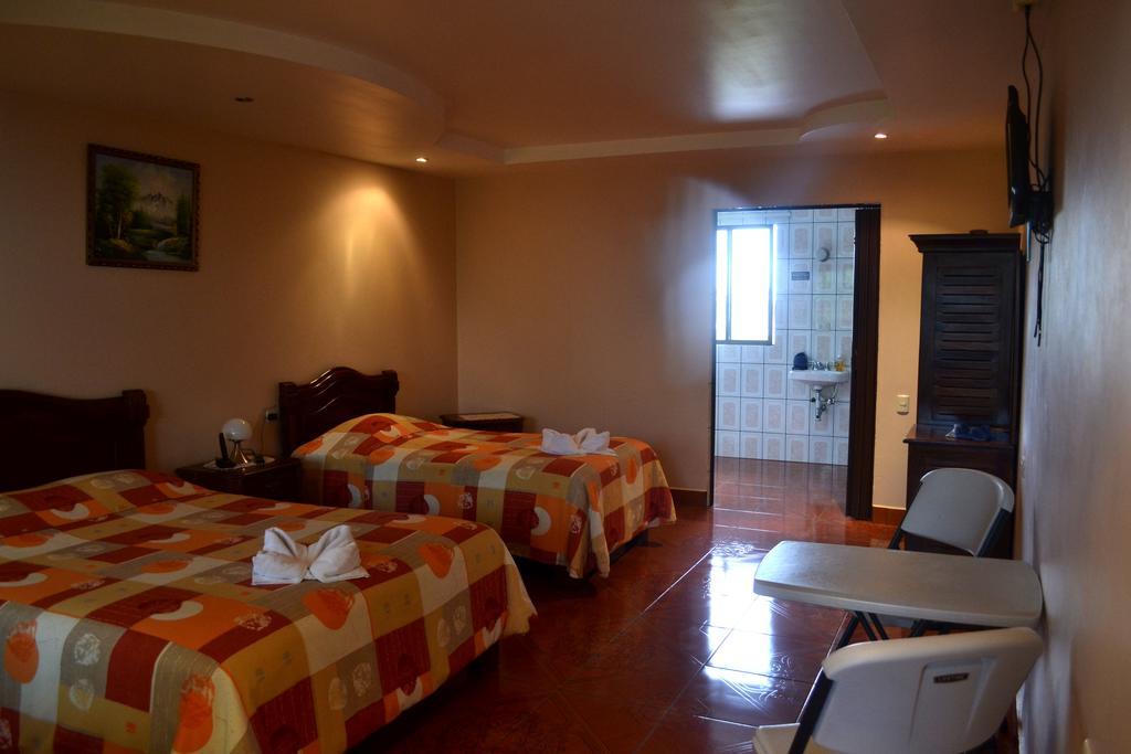 Hotel Las Brumas Cartago Esterno foto