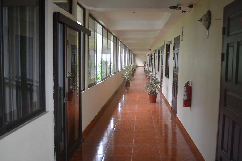 Hotel Las Brumas Cartago Esterno foto