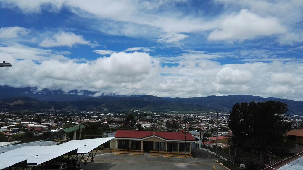 Hotel Las Brumas Cartago Esterno foto