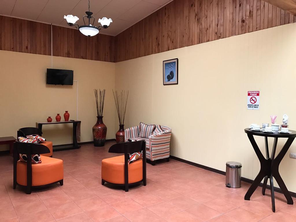 Hotel Las Brumas Cartago Esterno foto