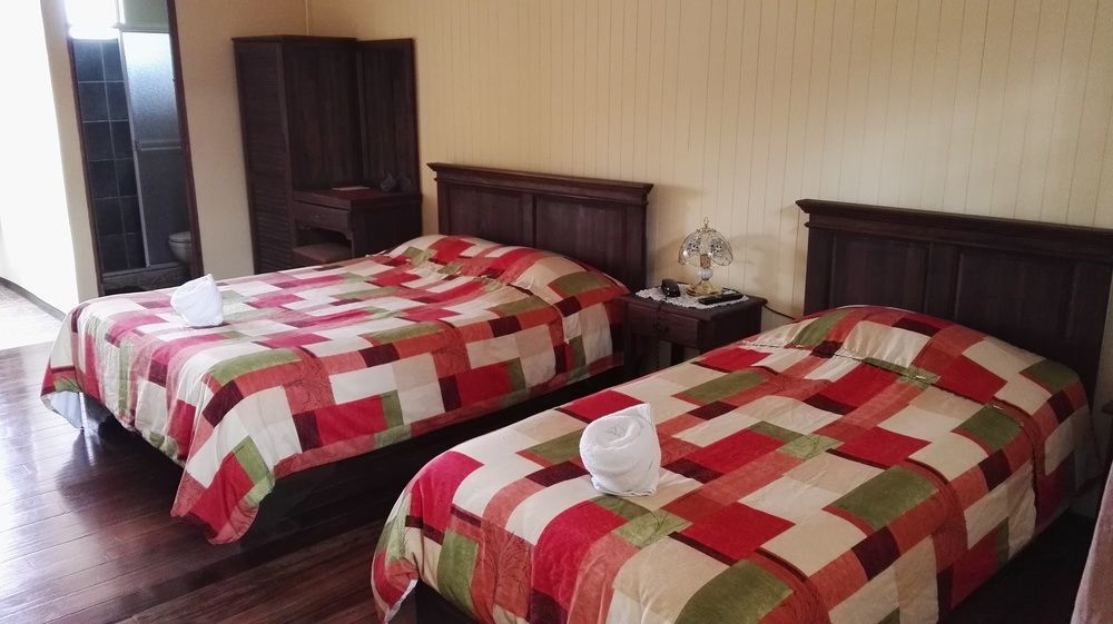 Hotel Las Brumas Cartago Esterno foto