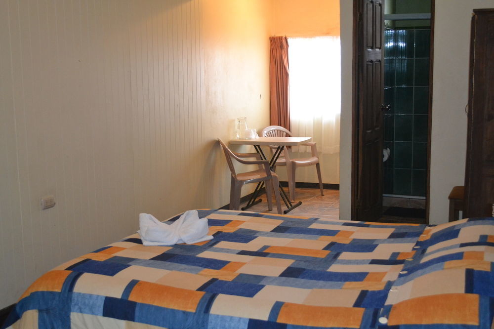 Hotel Las Brumas Cartago Esterno foto