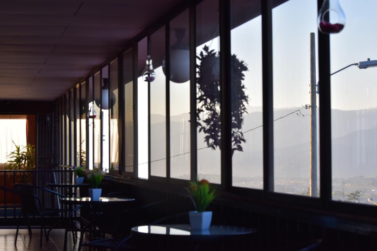 Hotel Las Brumas Cartago Esterno foto