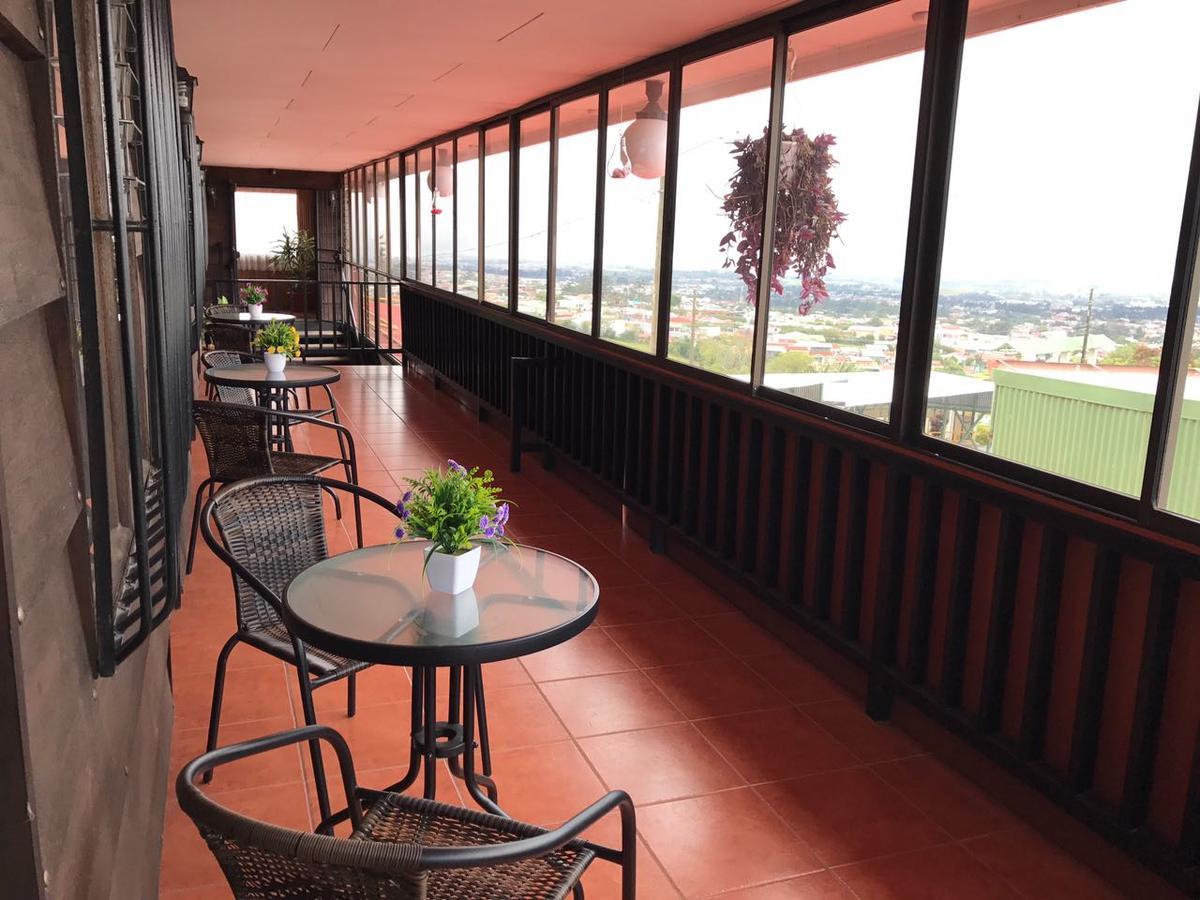 Hotel Las Brumas Cartago Esterno foto